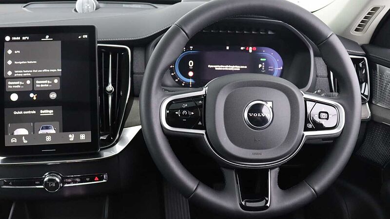 Volvo XC90 T8 PHEV AWD Ultra Dark (Sunroof, Seat Massage, 22' Alloys, Pilot Assist)