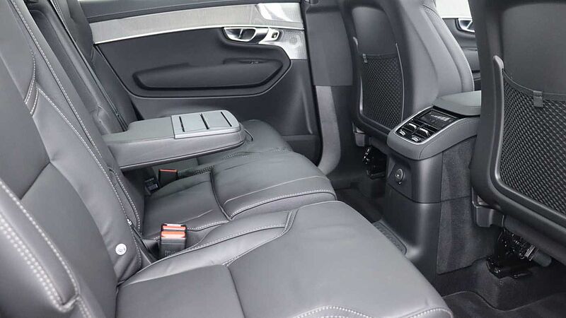 Volvo XC90 T8 PHEV AWD Ultra Dark (Sunroof, Seat Massage, 22' Alloys, Pilot Assist)
