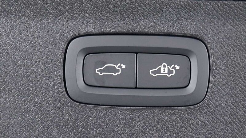 Volvo XC90 T8 PHEV AWD Ultra Dark (Sunroof, Seat Massage, 22' Alloys, Pilot Assist)