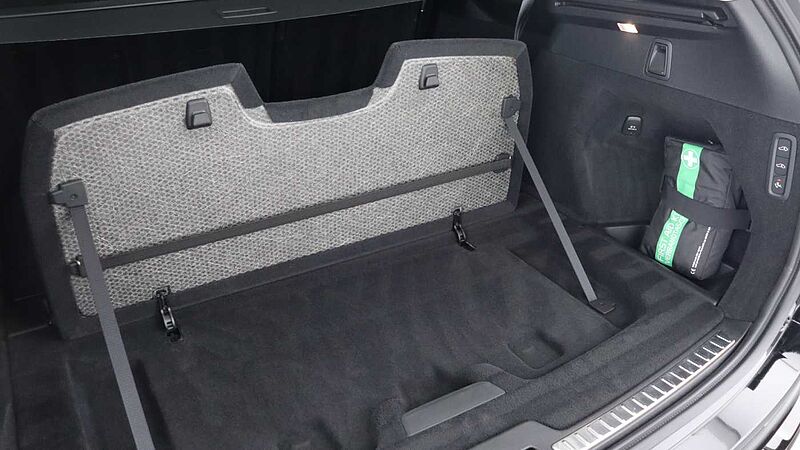 Volvo XC90 T8 PHEV AWD Ultra Dark (Sunroof, Seat Massage, 22' Alloys, Pilot Assist)