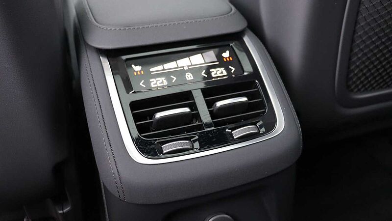 Volvo XC90 T8 PHEV AWD Ultra Dark (Sunroof, Seat Massage, 22' Alloys, Pilot Assist)