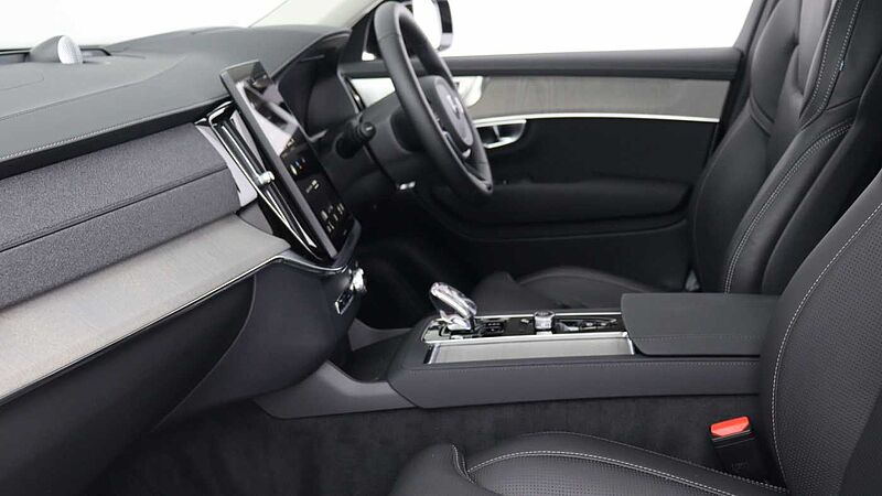 Volvo XC90 T8 PHEV AWD Ultra Dark (Sunroof, Seat Massage, 22' Alloys, Pilot Assist)