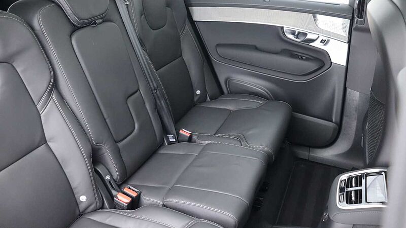 Volvo XC90 T8 PHEV AWD Ultra Dark (Sunroof, Seat Massage, 22' Alloys, Pilot Assist)