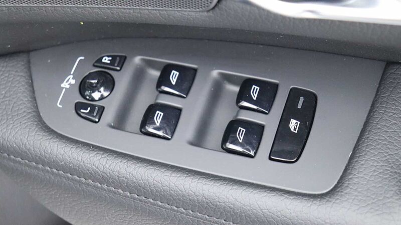 Volvo V90 Cross Country B5 (P) AWD (Rear Camera, Heated Seats, Pilot Assist, BLIS)