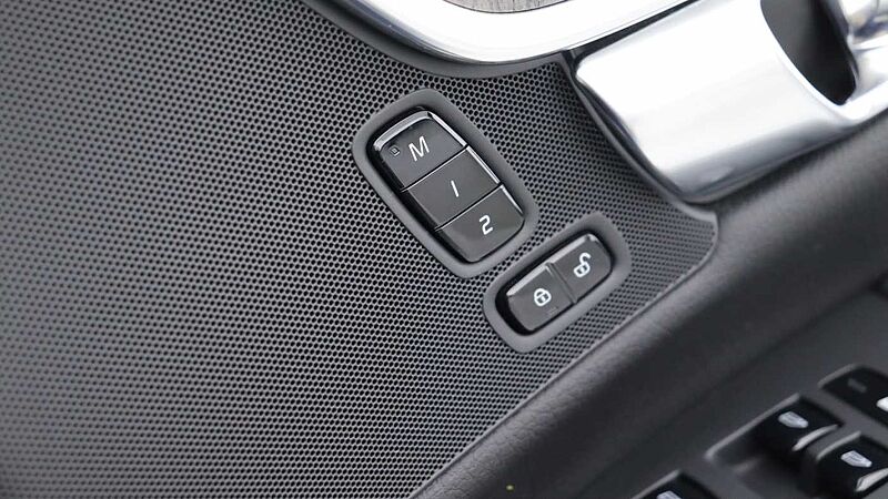 Volvo V90 Cross Country B5 (P) AWD (Rear Camera, Heated Seats, Pilot Assist, BLIS)