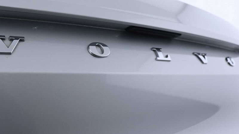 Volvo S90 D4 R-Design Auto (Winter Pack, Rear Camera, Heated Seats, Pilot Assist)