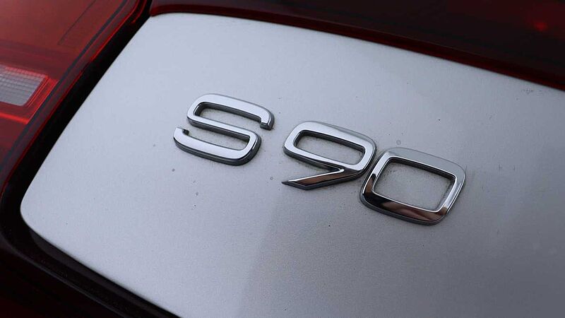 Volvo S90 D4 R-Design Auto (Winter Pack, Rear Camera, Heated Seats, Pilot Assist)