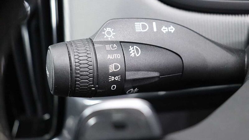 Volvo S90 D4 R-Design Auto (Winter Pack, Rear Camera, Heated Seats, Pilot Assist)