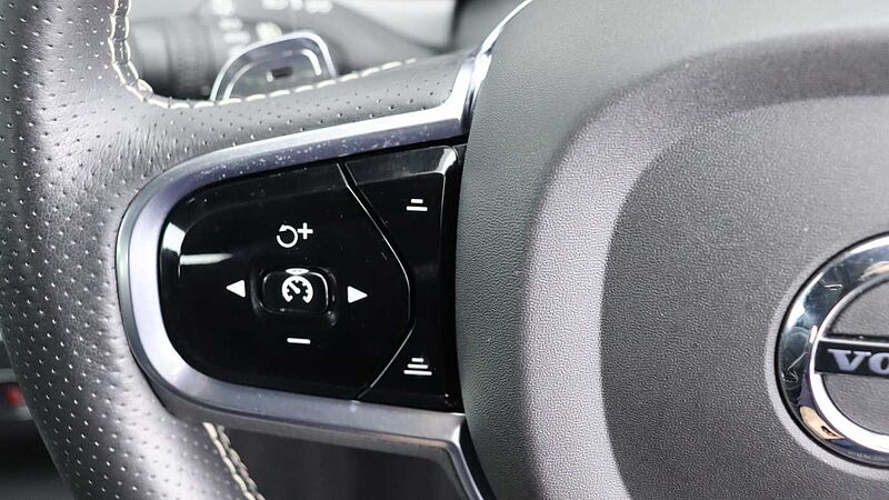 Volvo S90 D4 R-Design Auto (Winter Pack, Rear Camera, Heated Seats, Pilot Assist)