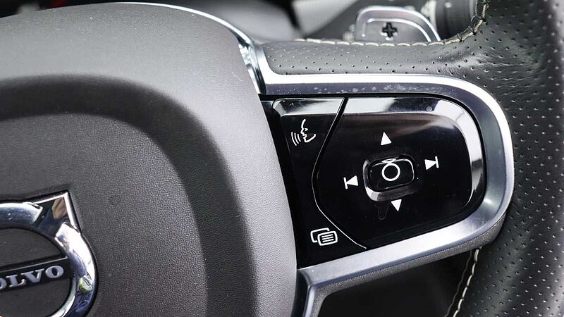 Volvo S90 D4 R-Design Auto (Winter Pack, Rear Camera, Heated Seats, Pilot Assist)