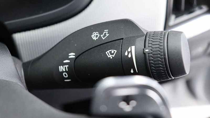 Volvo S90 D4 R-Design Auto (Winter Pack, Rear Camera, Heated Seats, Pilot Assist)