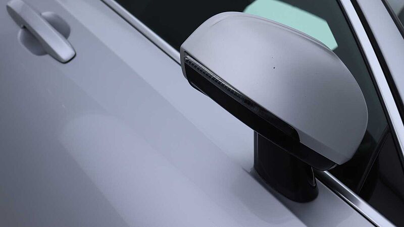 Volvo S90 D4 R-Design Auto (Winter Pack, Rear Camera, Heated Seats, Pilot Assist)