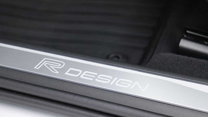 Volvo S90 D4 R-Design Auto (Winter Pack, Rear Camera, Heated Seats, Pilot Assist)