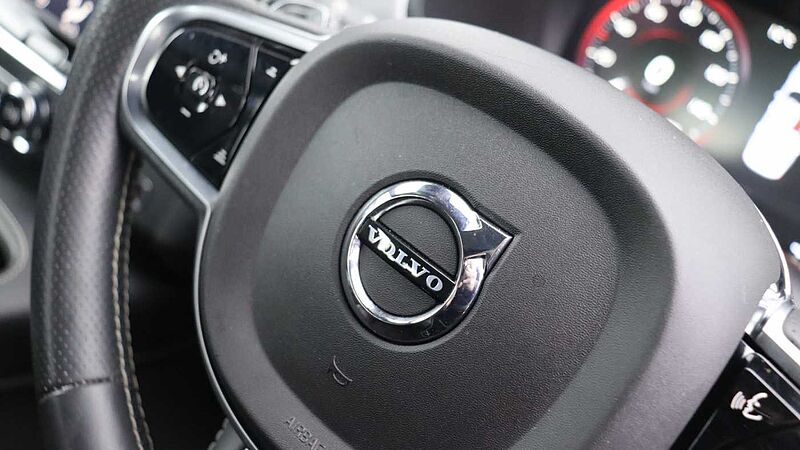 Volvo S90 D4 R-Design Auto (Winter Pack, Rear Camera, Heated Seats, Pilot Assist)