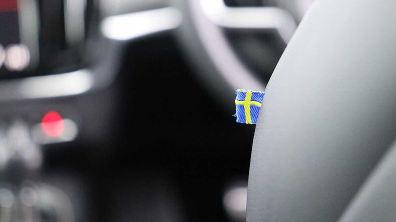 Volvo S90 D4 R-Design Auto (Winter Pack, Rear Camera, Heated Seats, Pilot Assist)