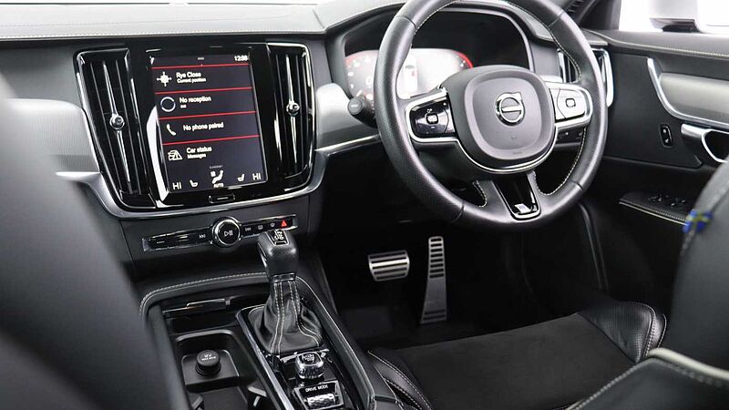 Volvo S90 D4 R-Design Auto (Winter Pack, Rear Camera, Heated Seats, Pilot Assist)