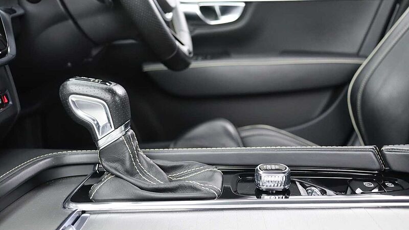 Volvo S90 D4 R-Design Auto (Winter Pack, Rear Camera, Heated Seats, Pilot Assist)