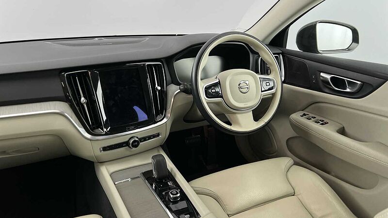 Volvo V60 Cross Country B5 (P) AWD (Blond Leather, Lounge Pack, Sunroof, Harman/Kardon Sound)