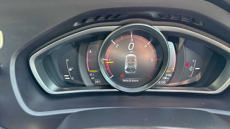 Volvo V40 D2 [122] R DESIGN Edition 5dr Diesel Hatchback
