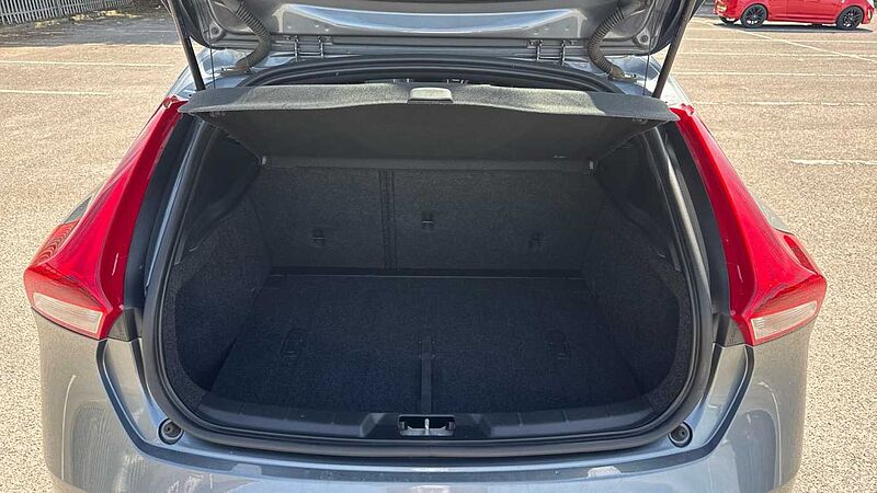 Volvo V40 D2 [122] R DESIGN Edition 5dr Diesel Hatchback