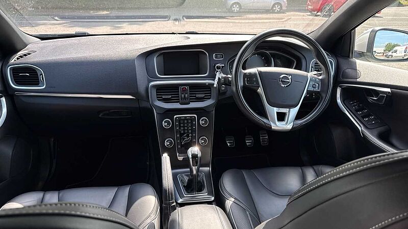 Volvo V40 D2 [122] R DESIGN Edition 5dr Diesel Hatchback