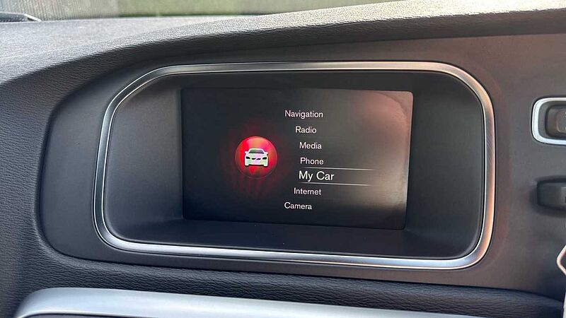 Volvo V40 D2 [122] R DESIGN Edition 5dr Diesel Hatchback