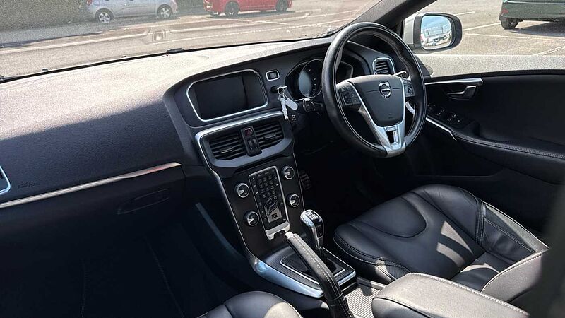 Volvo V40 D2 [122] R DESIGN Edition 5dr Diesel Hatchback