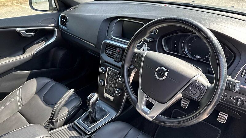 Volvo V40 D2 [122] R DESIGN Edition 5dr Diesel Hatchback