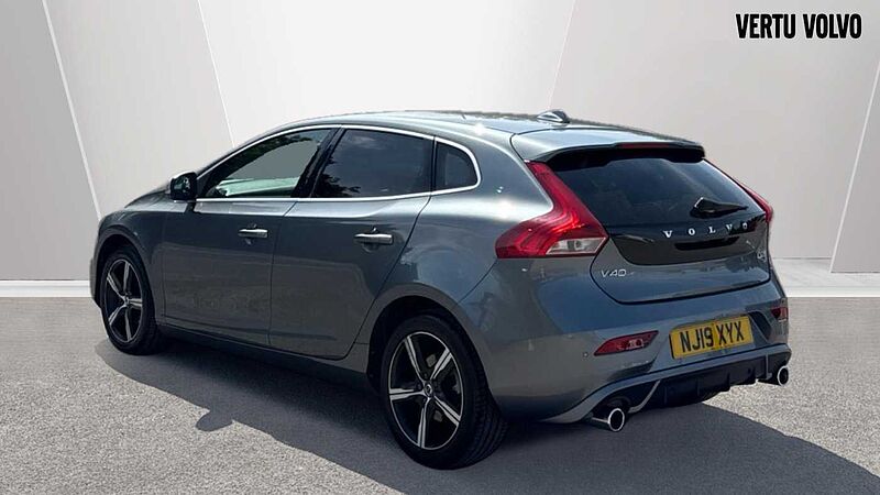 Volvo V40 D2 [122] R DESIGN Edition 5dr Diesel Hatchback