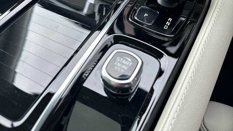 Volvo V60 2.0 T8 [455] PHEV Ultra Dark 5dr AWD Auto Estate