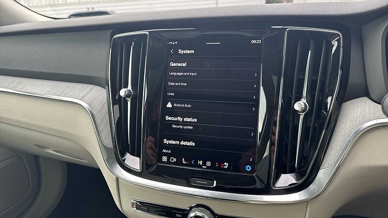 Volvo V60 2.0 T8 [455] PHEV Ultra Dark 5dr AWD Auto Estate