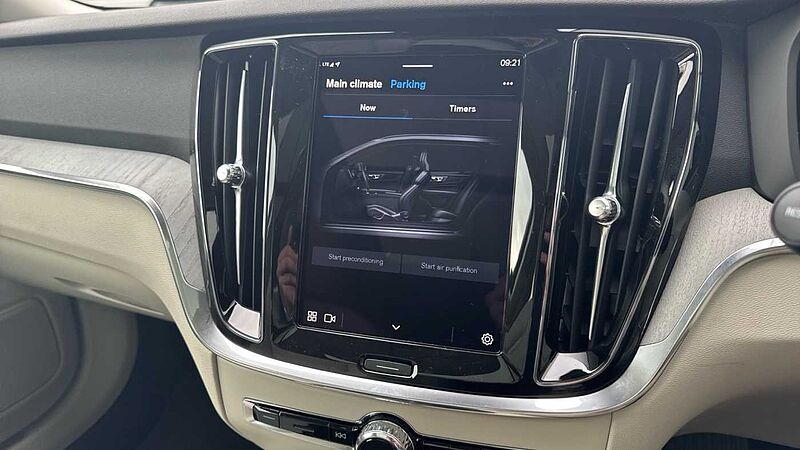 Volvo V60 2.0 T8 [455] PHEV Ultra Dark 5dr AWD Auto Estate