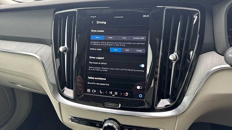 Volvo V60 2.0 T8 [455] PHEV Ultra Dark 5dr AWD Auto Estate
