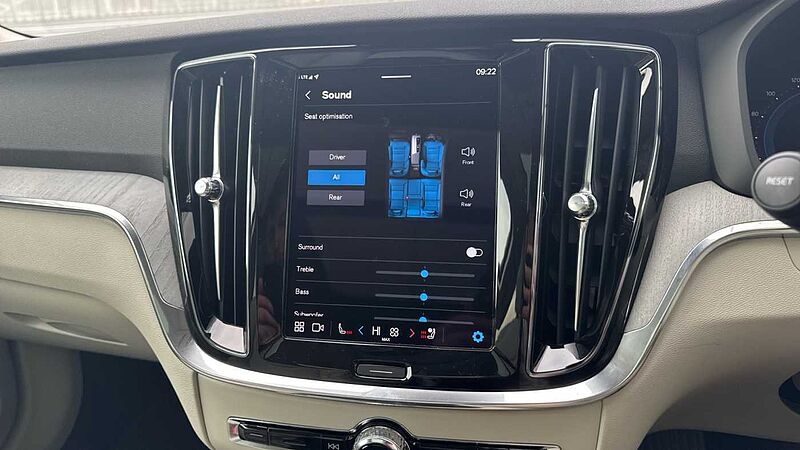 Volvo V60 2.0 T8 [455] PHEV Ultra Dark 5dr AWD Auto Estate