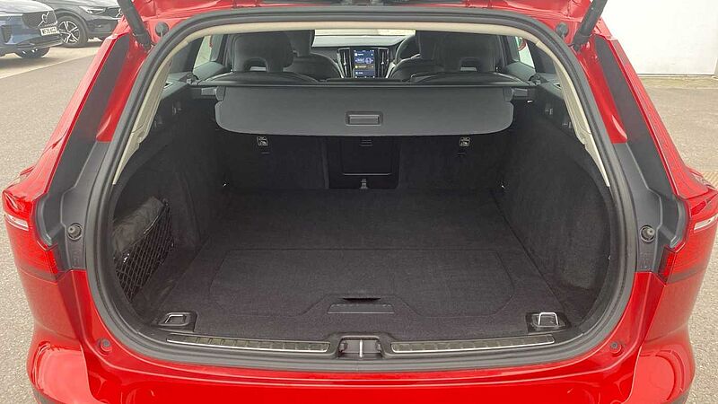 Volvo V60 2.0 B5P Cross Country Plus 5dr AWD Auto Petrol Estate