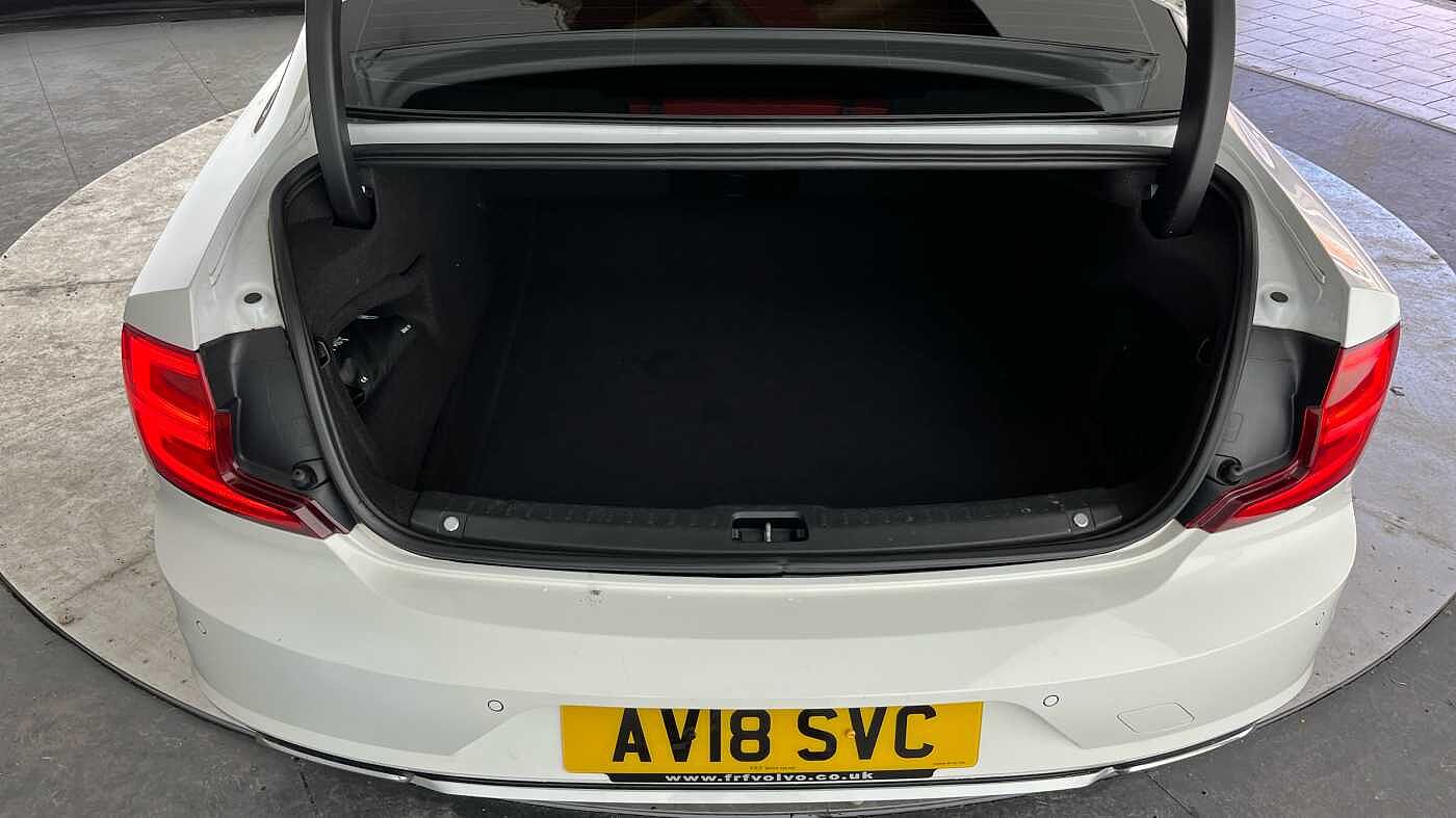 Volvo S90 D4 R-Design Automatic