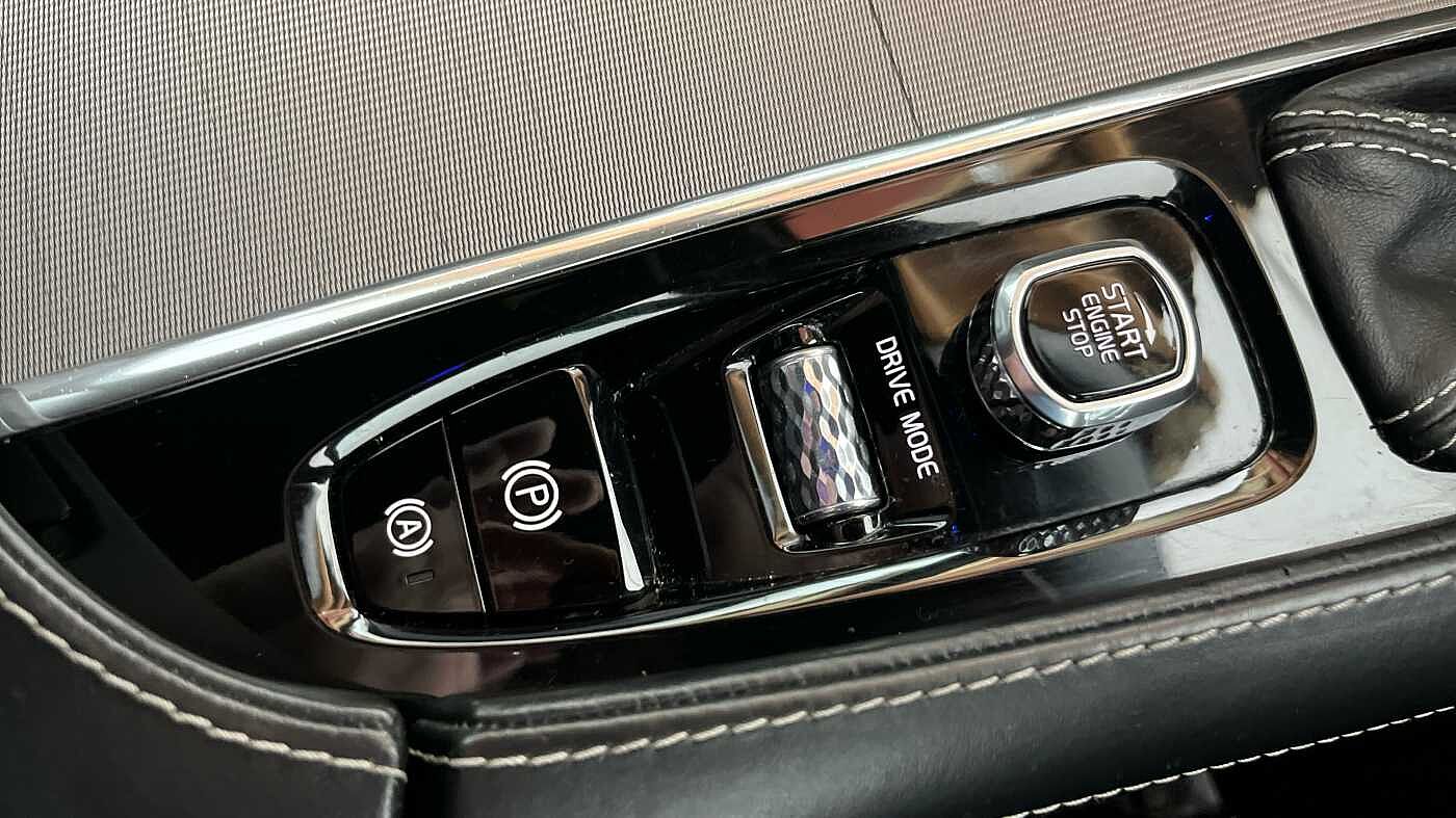 Volvo S90 D4 R-Design Automatic