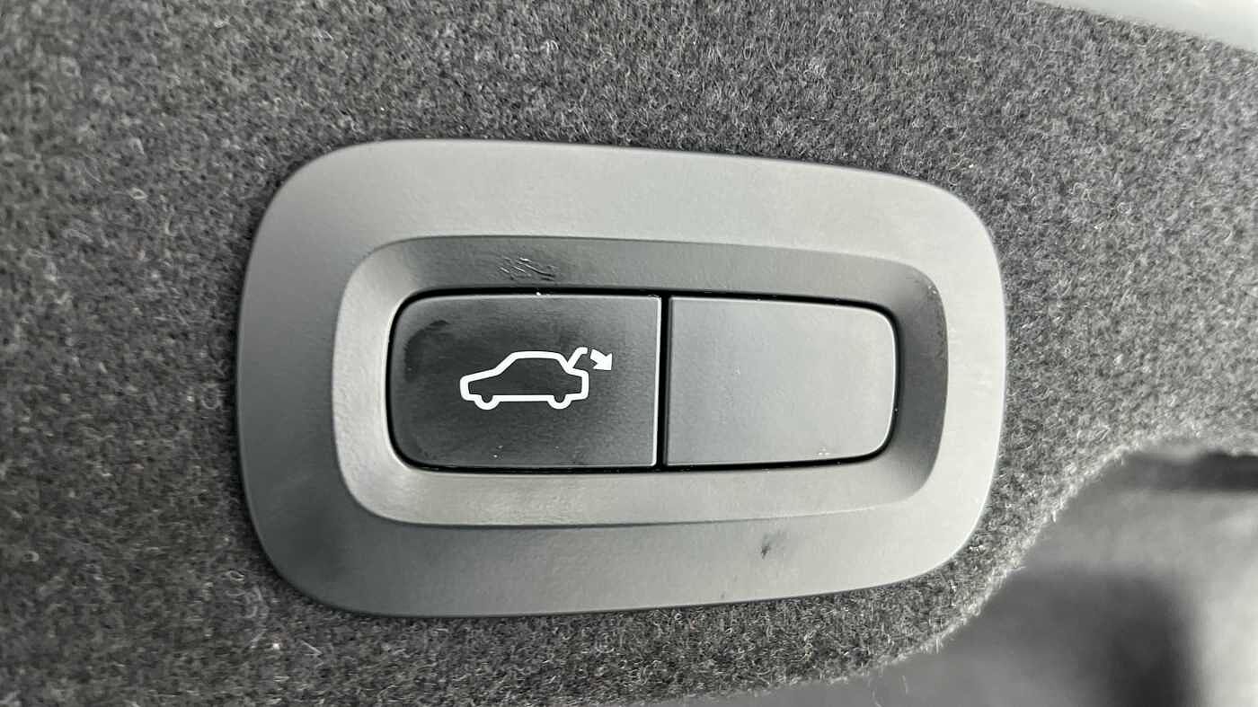 Volvo S90 D4 R-Design Automatic