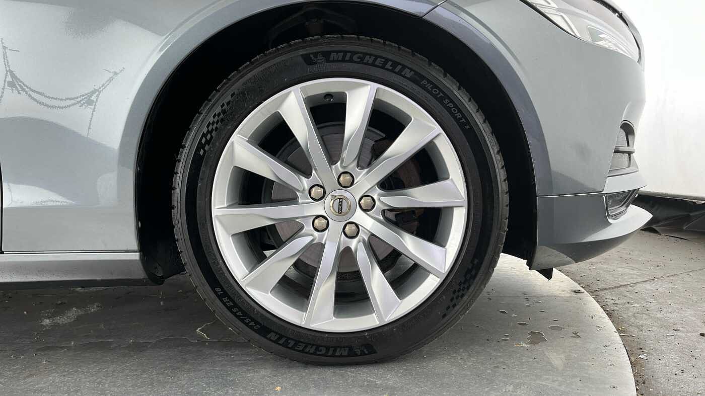Volvo S90 D4 Momentum Plus Automatic