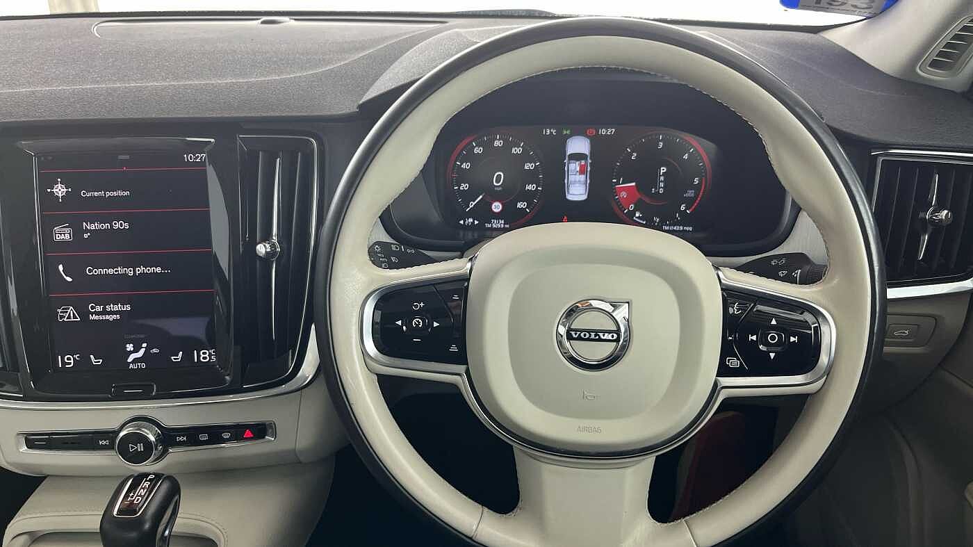 Volvo S90 D4 Momentum Plus Automatic