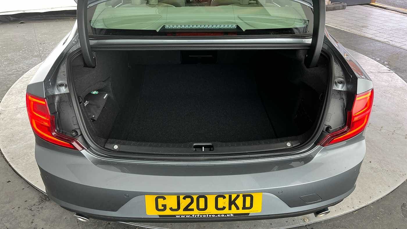 Volvo S90 D4 Momentum Plus Automatic