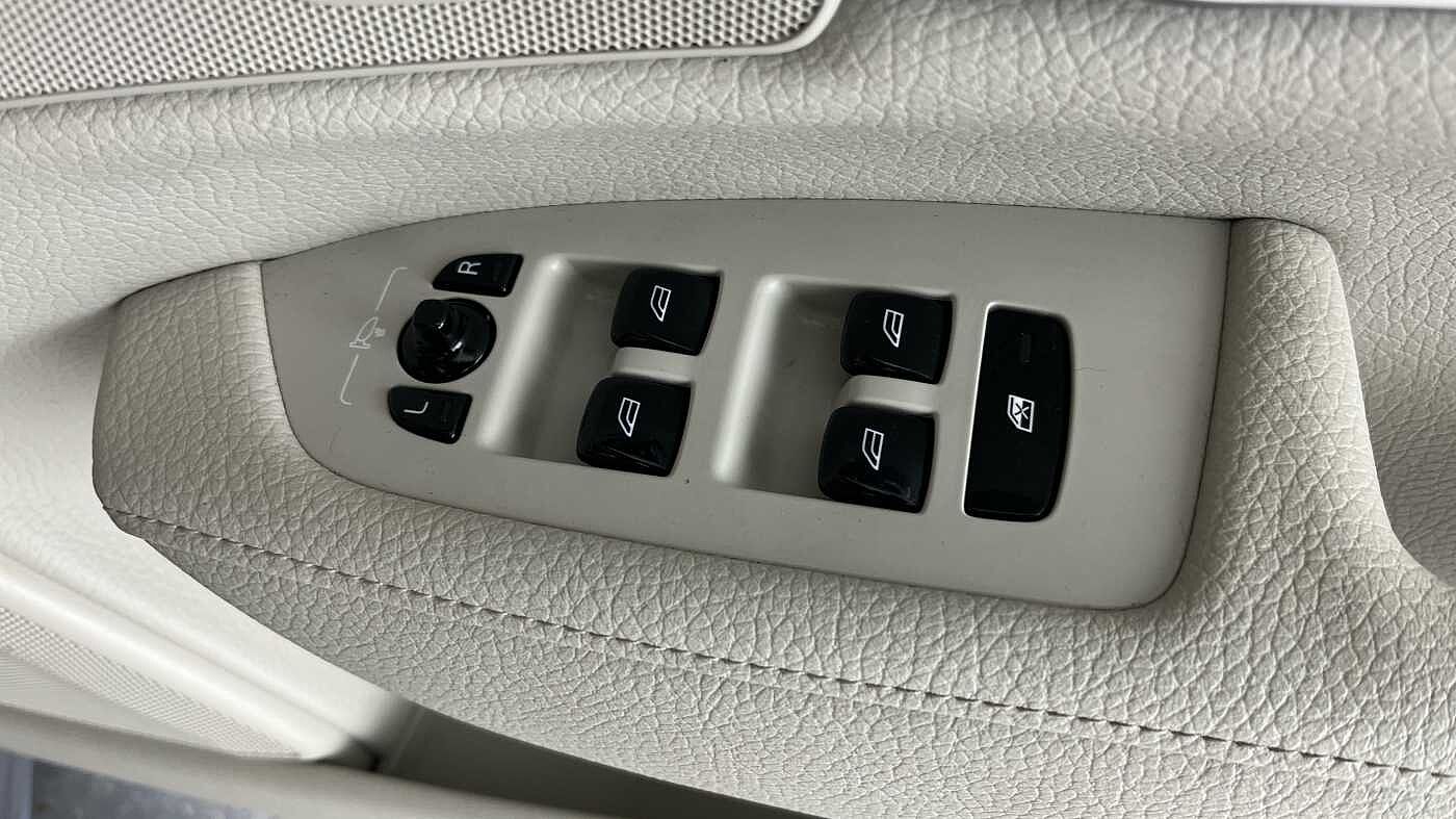 Volvo S90 D4 Momentum Plus Automatic