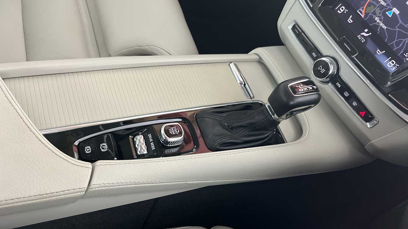 Volvo S90 D4 Momentum Plus Automatic