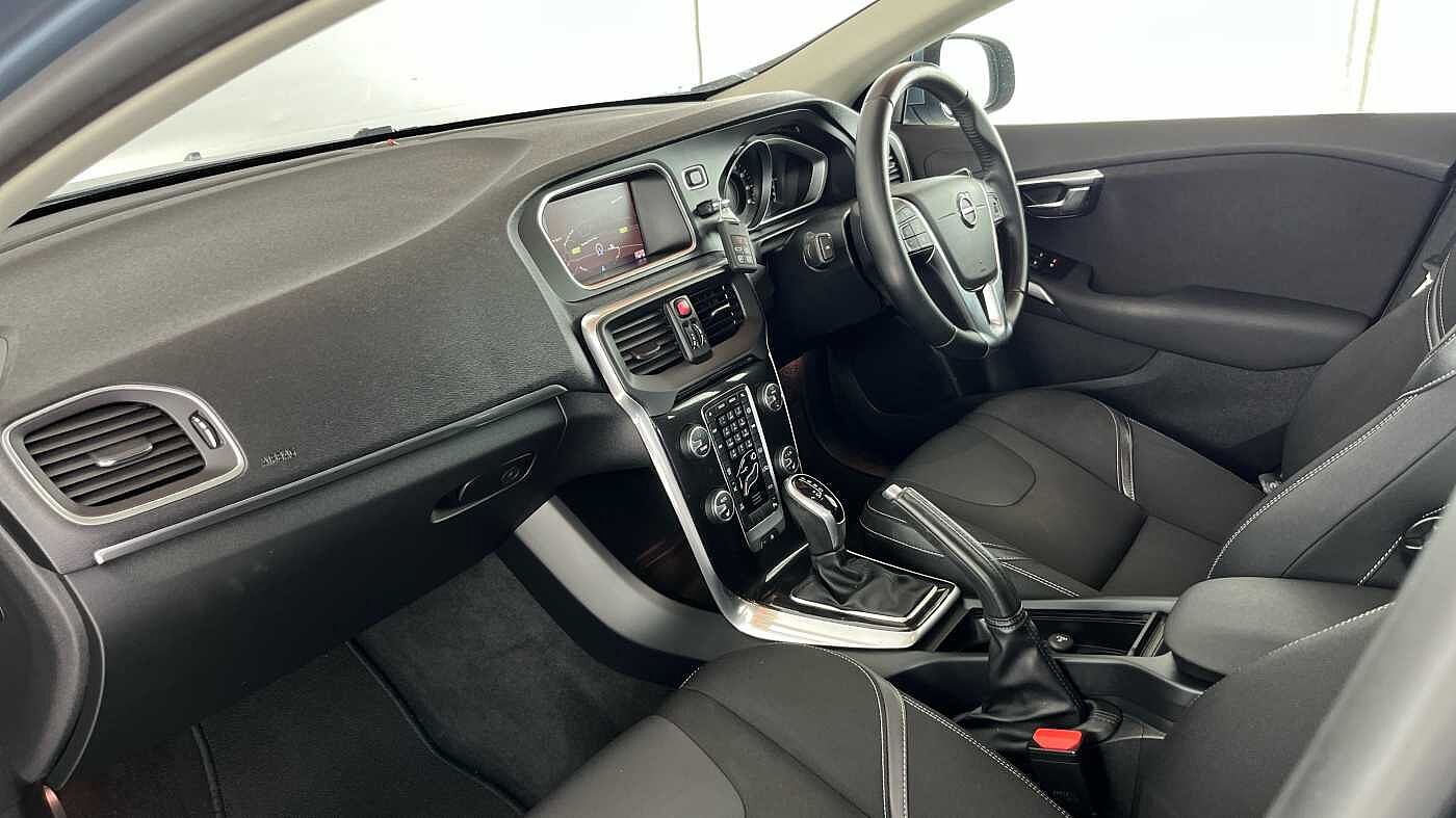 Volvo V40 T3 Momentum Automatic