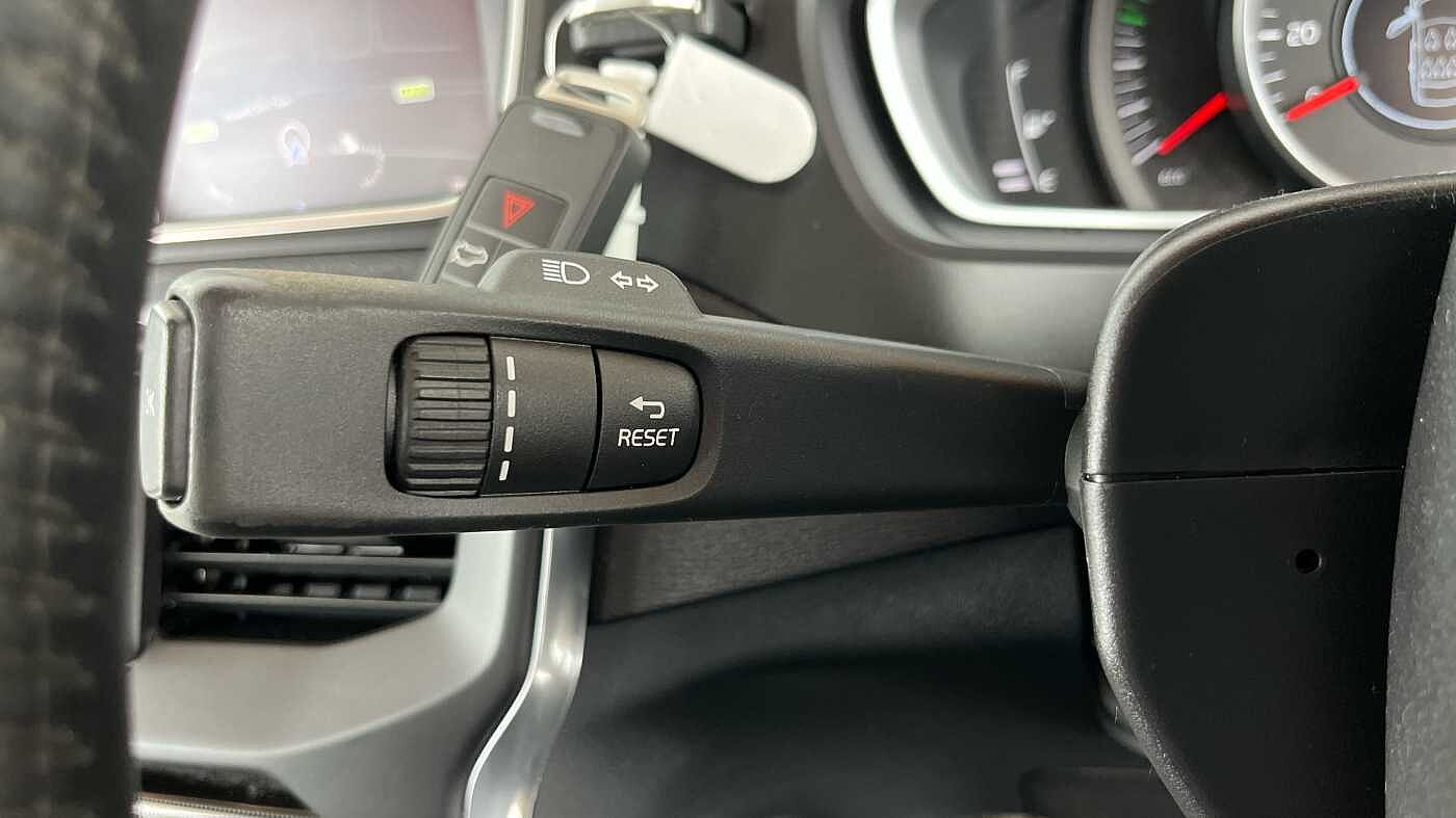 Volvo V40 T3 Momentum Automatic