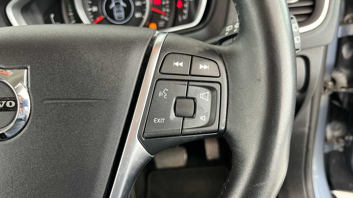 Volvo V40 T3 Momentum Automatic