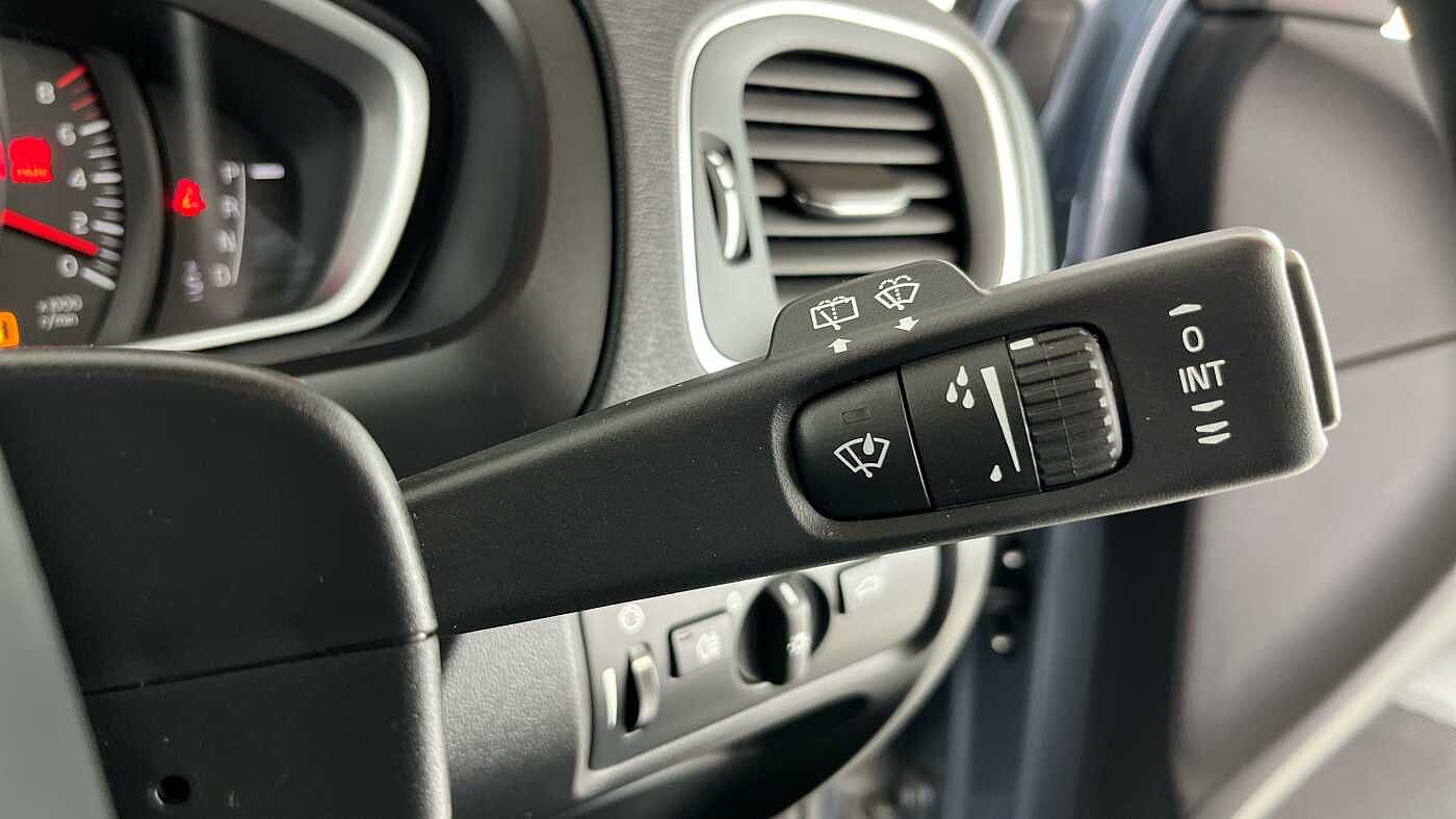 Volvo V40 T3 Momentum Automatic