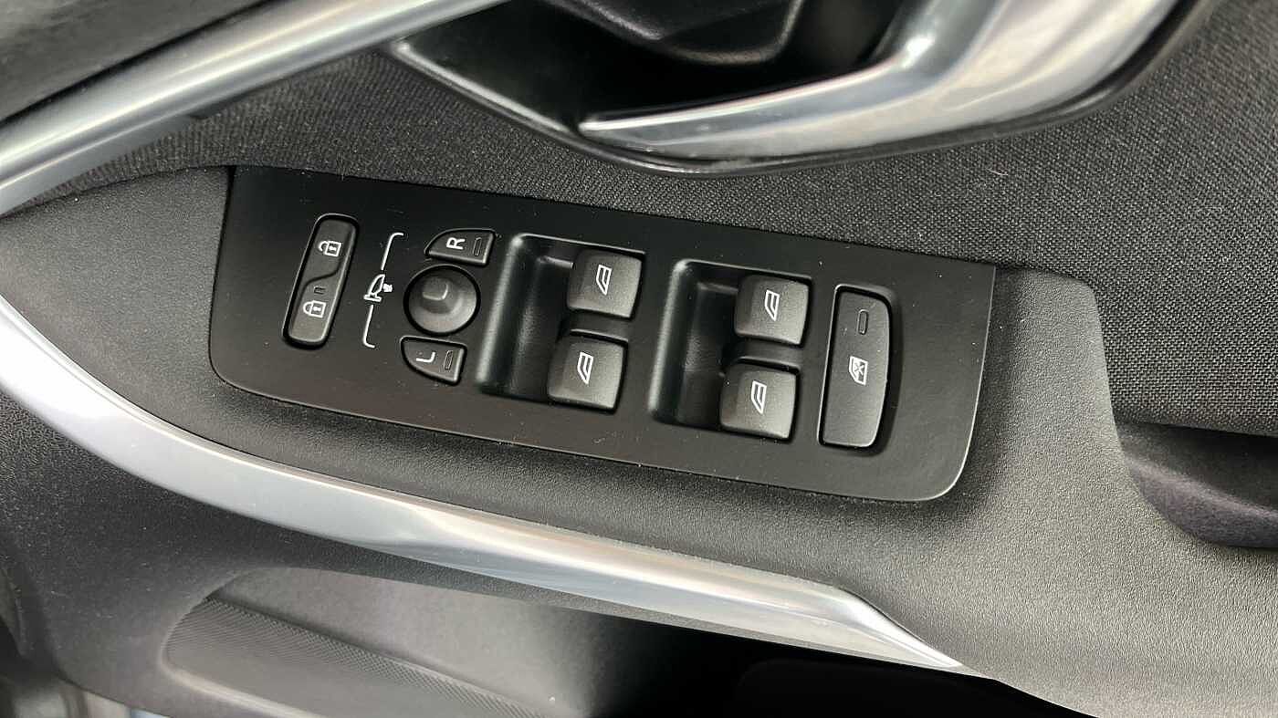 Volvo V40 T3 Momentum Automatic
