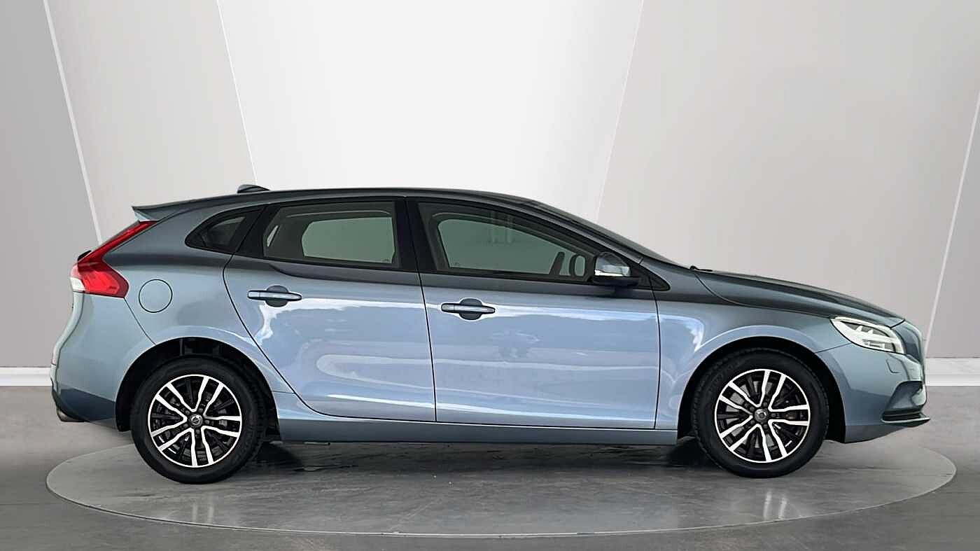 Volvo V40 T3 Momentum Automatic
