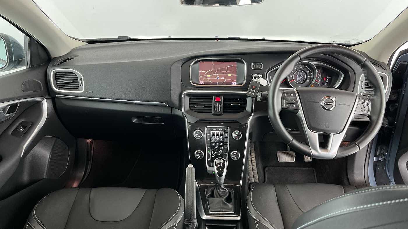Volvo V40 T3 Momentum Automatic